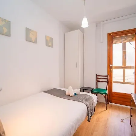 Authentic Alicante: Central Flat Near The Beach Apartamento