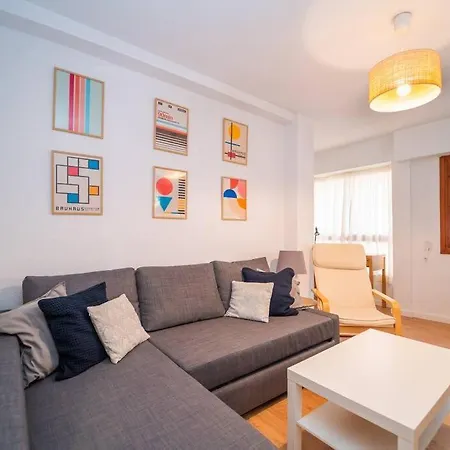 Authentic Alicante: Central Flat Near The Beach Apartment *