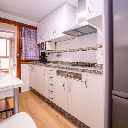 Authentic Alicante: Central Flat Near The Beach Apartment