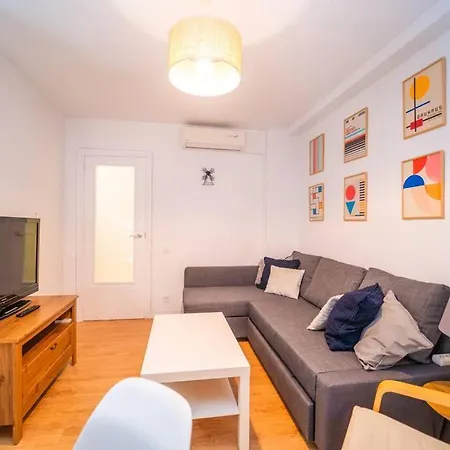 Authentic Alicante: Central Flat Near The Beach